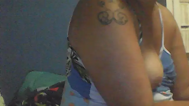 Snapshot of sarahkat86 chatting on October 2025 03:53:02 AM sarahkat86 online show from October 2025 03:53:02 AM