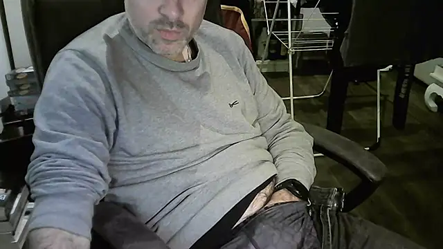 Snapshot of Chrisprngr chatting on November 2025 06:52:01 PM Chrisprngr online show from November 2025 06:52:01 PM