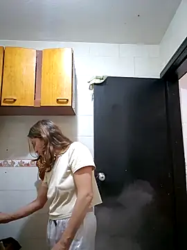 Snapshot of aytanna_torrez chatting on November 2025 12:50:02 PM aytanna torrez online show from November 2025 12:50:02 PM