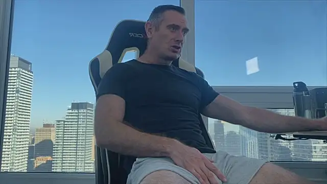 Snapshot of TheDonnyBasilisk chatting on October 2025 01:30:01 PM TheDonnyBasilisk online show from October 2025 01:30:01 PM