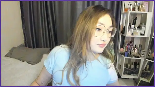 lyra x online show from October 2025 01:09:01 PM