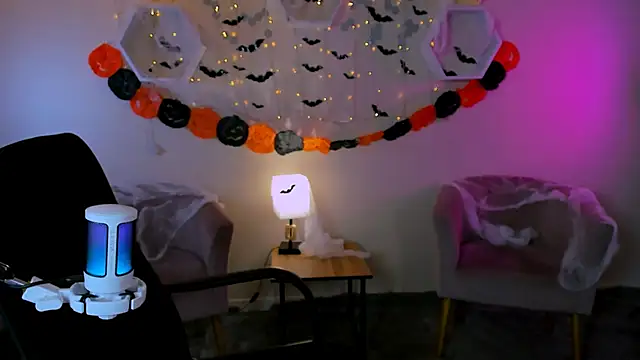 Snapshot of lilith_diva chatting on October 2025 08:08:02 PM lilith diva online show from October 2025 08:08:02 PM