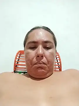 Snapshot of yyuly chatting on October 2025 02:14:02 PM yyuly online show from October 2025 02:14:02 PM