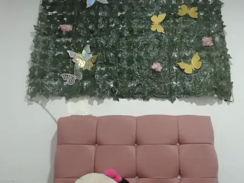 lia victoria online show from November 2025 01:36:01 AM