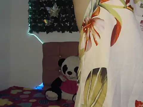 lia victoria online show from November 2025 08:53:01 PM