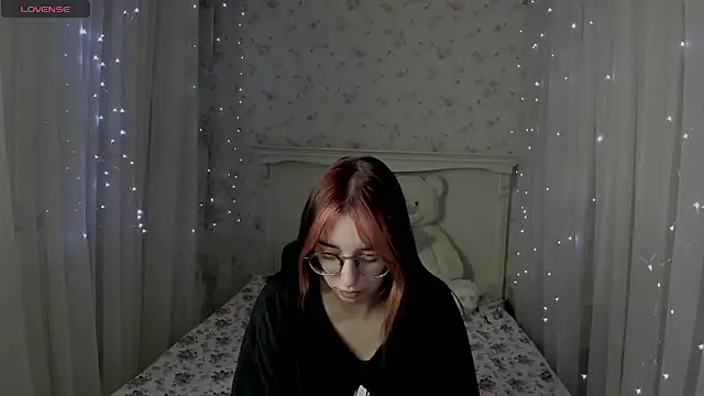 Snapshot of Leia_Moreno chatting on October 2025 03:54:02 PM Leia Moreno online show from October 2025 03:54:02 PM