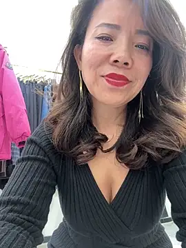 Snapshot of anna_yngs chatting on November 2025 12:25:01 PM anna yngs online show from November 2025 12:25:01 PM