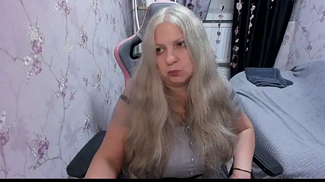 Snapshot of silver_moon_light chatting on September 2025 09:04:01 PM silver moon light online show from September 2025 09:04:01 PM