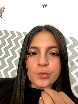 juanilittle online show from September 2025 09:18:01 PM