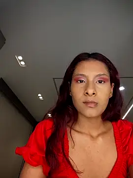 Snapshot of TharaMills chatting on November 2025 02:56:02 AM TharaMills online show from November 2025 02:56:02 AM