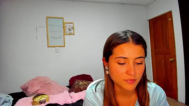 Snapshot of Ana__Pink chatting on October 2025 12:30:01 AM Ana Pink online show from October 2025 12:30:01 AM