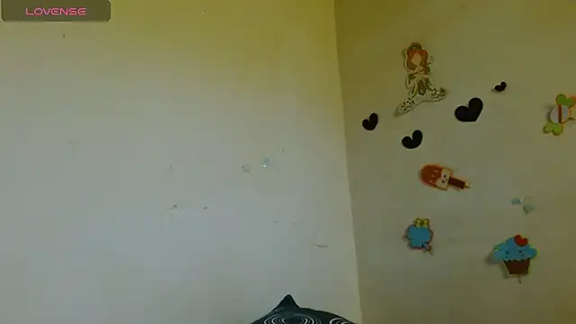 Akasha001 online show from November 2025 08:31:01 PM