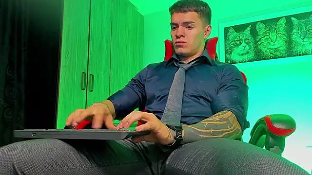 Snapshot of ALPHA_DOMINUS_ chatting on September 2025 04:00:01 AM ALPHA DOMINUS online show from September 2025 04:00:01 AM