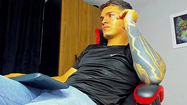 ALPHA DOMINUS  online show from October 2025 03:20:01 PM