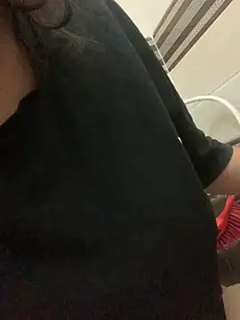 Snapshot of misharani00 chatting on October 2025 01:46:02 AM misharani00 online show from October 2025 01:46:02 AM