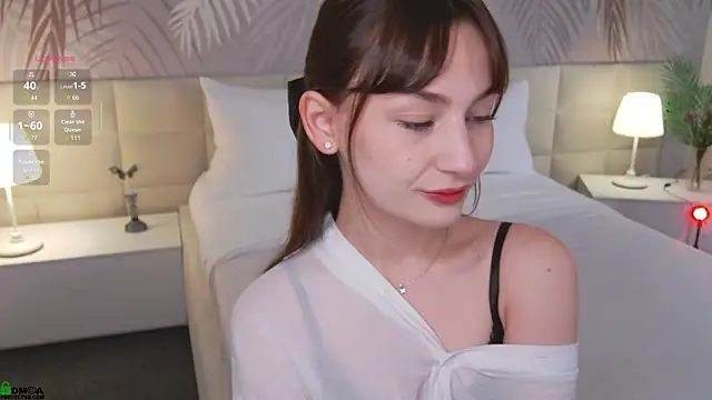 Snapshot of LolaPrise chatting on September 2025 01:33:01 AM LolaPrise online show from September 2025 01:33:01 AM