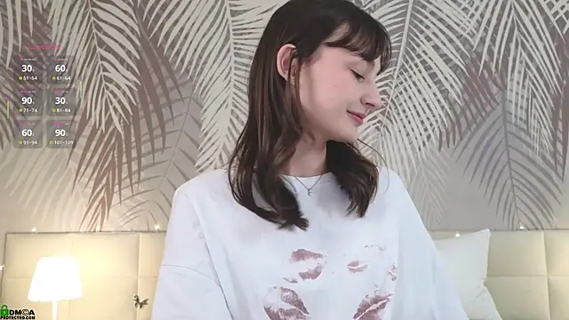 Snapshot of LolaPrise chatting on October 2025 01:45:01 AM LolaPrise online show from October 2025 01:45:01 AM