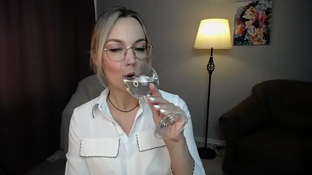 Snapshot of Ava_Elior chatting on October 2025 09:51:02 AM Ava Elior online show from October 2025 09:51:02 AM