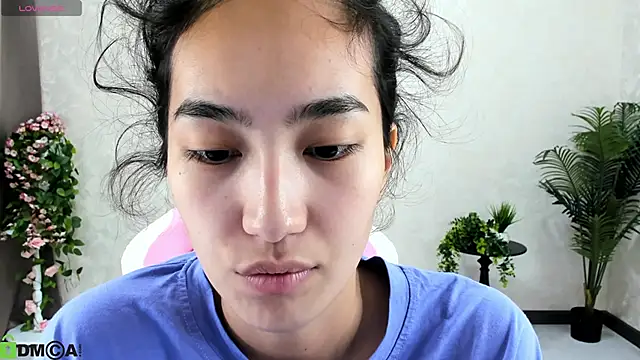 FlirtyAura online show from October 2025 02:01:01 AM