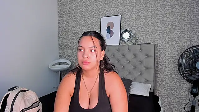 Grace Hollis online show from September 2025 05:05:02 PM