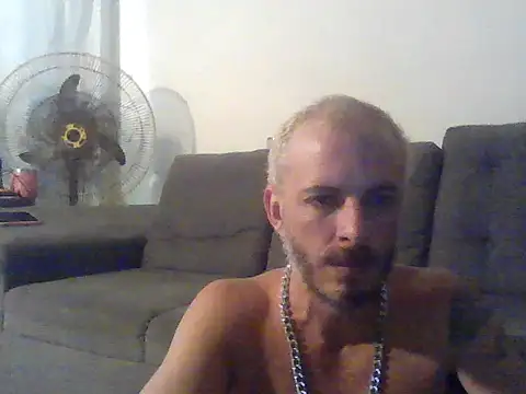 Snapshot of foxyann chatting on October 2025 07:40:02 AM foxyann online show from October 2025 07:40:02 AM