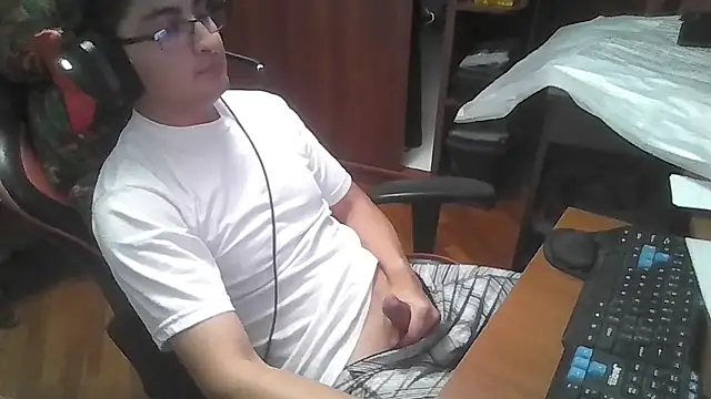 Snapshot of SVGUSSV chatting on October 2025 01:05:02 AM SVGUSSV online show from October 2025 01:05:02 AM