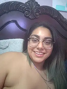 Snapshot of Lovelyrainn chatting on November 2025 11:03:01 PM Lovelyrainn online show from November 2025 11:03:01 PM