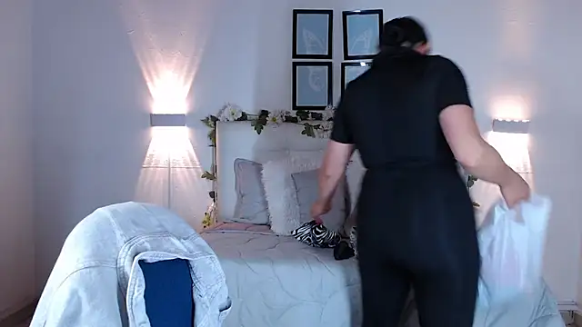 Megan 05  online show from October 2025 07:03:01 PM