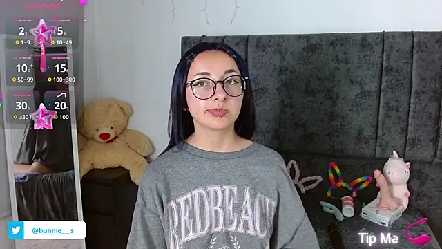 Littlee Bunny  online show from September 2025 10:40:02 AM