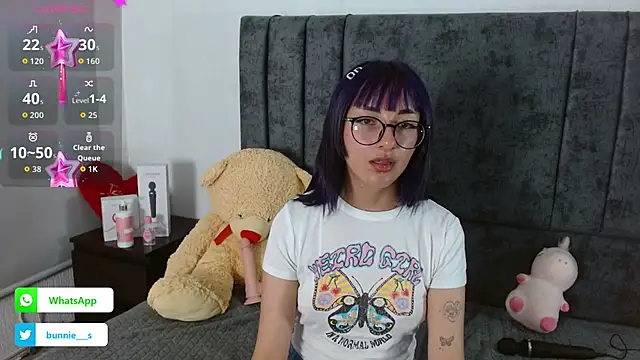 Littlee Bunny  online show from October 2025 10:41:02 AM