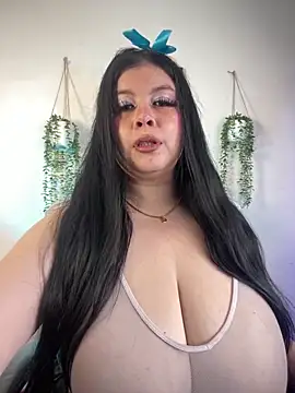 Snapshot of Angie_lynn chatting on October 2025 05:33:02 PM Angie lynn online show from October 2025 05:33:02 PM