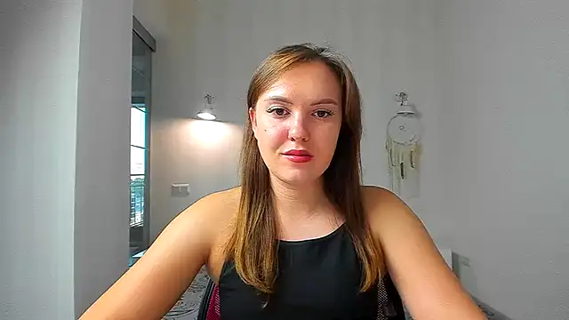 Snapshot of EmmaNorman chatting on September 2025 03:55:01 PM EmmaNorman online show from September 2025 03:55:01 PM