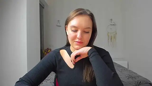 EmmaNorman online show from November 2025 04:18:02 PM