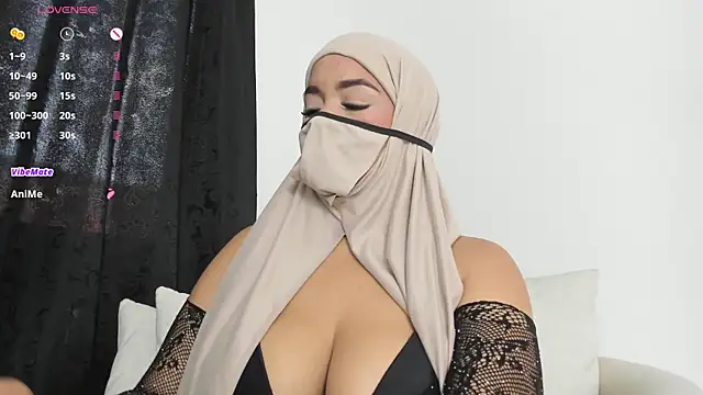 Snapshot of thaira_aly chatting on October 2025 09:50:01 PM thaira aly online show from October 2025 09:50:01 PM