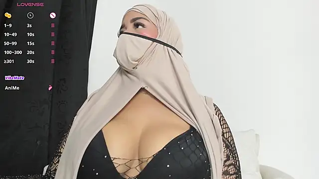 Snapshot of thaira_aly chatting on November 2025 10:42:02 PM thaira aly online show from November 2025 10:42:02 PM