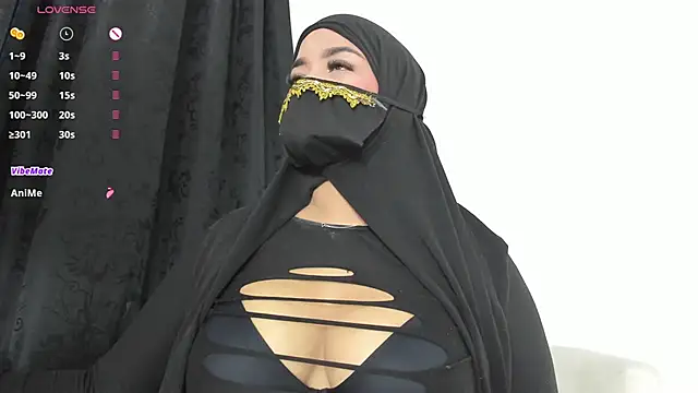 Snapshot of thaira_aly chatting on November 2025 06:13:02 AM thaira aly online show from November 2025 06:13:02 AM