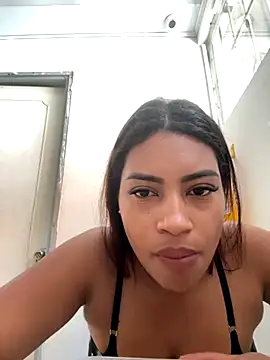 Snapshot of AmberMoss1 chatting on September 2025 06:29:02 PM AmberMoss1 online show from September 2025 06:29:02 PM