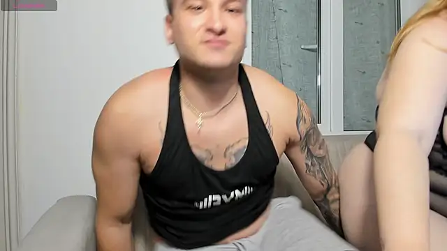 Snapshot of MarcusSophie chatting on October 2025 03:34:02 PM MarcusSophie online show from October 2025 03:34:02 PM