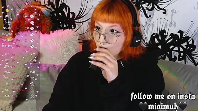 mia  yui online show from September 2025 02:08:01 PM