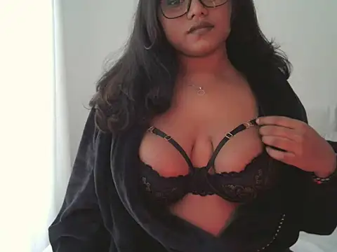 DirtyChaiLatte online show from October 2025 02:25:02 PM