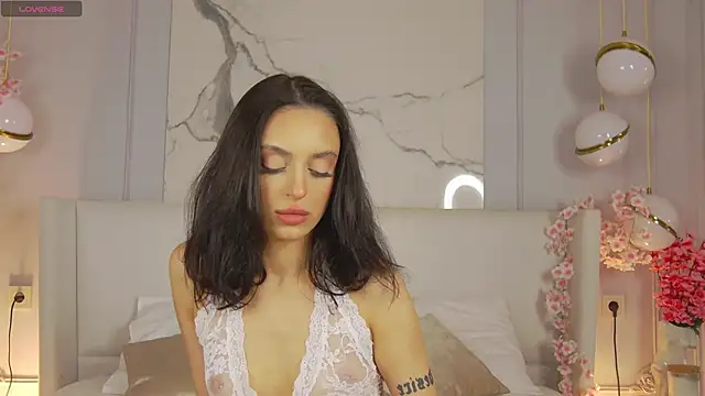 Snapshot of AdoraCortes chatting on October 2025 05:05:01 AM AdoraCortes online show from October 2025 05:05:01 AM