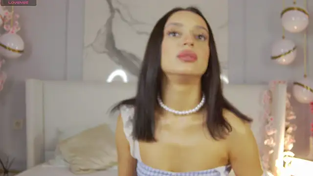 Snapshot of AdoraCortes chatting on October 2025 05:10:02 AM AdoraCortes online show from October 2025 05:10:02 AM