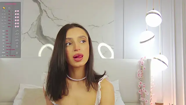 Snapshot of AdoraCortes chatting on November 2025 05:28:02 AM AdoraCortes online show from November 2025 05:28:02 AM