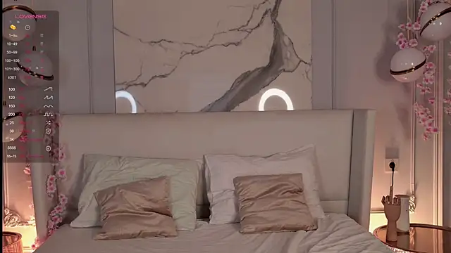 Snapshot of AdoraCortes chatting on November 2025 05:06:01 AM AdoraCortes online show from November 2025 05:06:01 AM