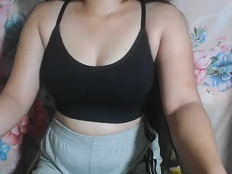 Katie Winslet online show from October 2025 11:12:02 PM