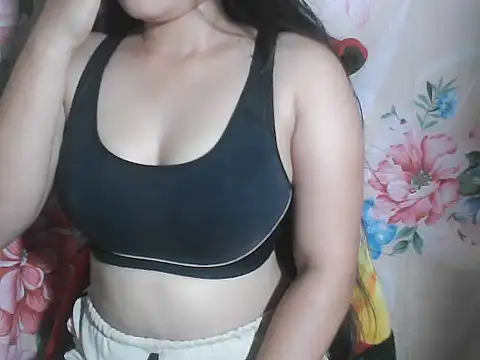 Katie Winslet online show from October 2025 12:43:02 AM