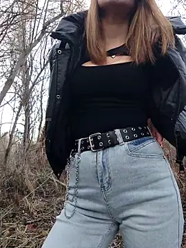 Snapshot of YOOUR_EVAA chatting on November 2025 10:56:02 AM YOOUR EVAA online show from November 2025 10:56:02 AM