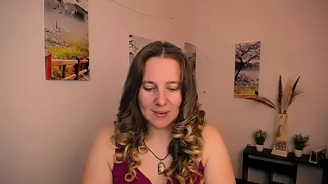 Darklure  online show from September 2025 08:52:02 PM