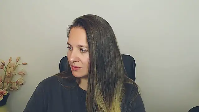 Darklure  online show from September 2025 06:13:02 PM