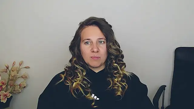 Darklure  online show from September 2025 04:01:01 PM